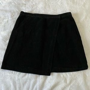 High waisted black skirt 🖤